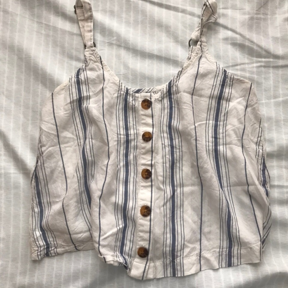 Hollister Tank